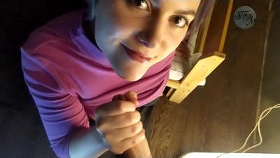 Tipiškas rusų namų porno su penio siužetu ir geru giliu gurkšniu